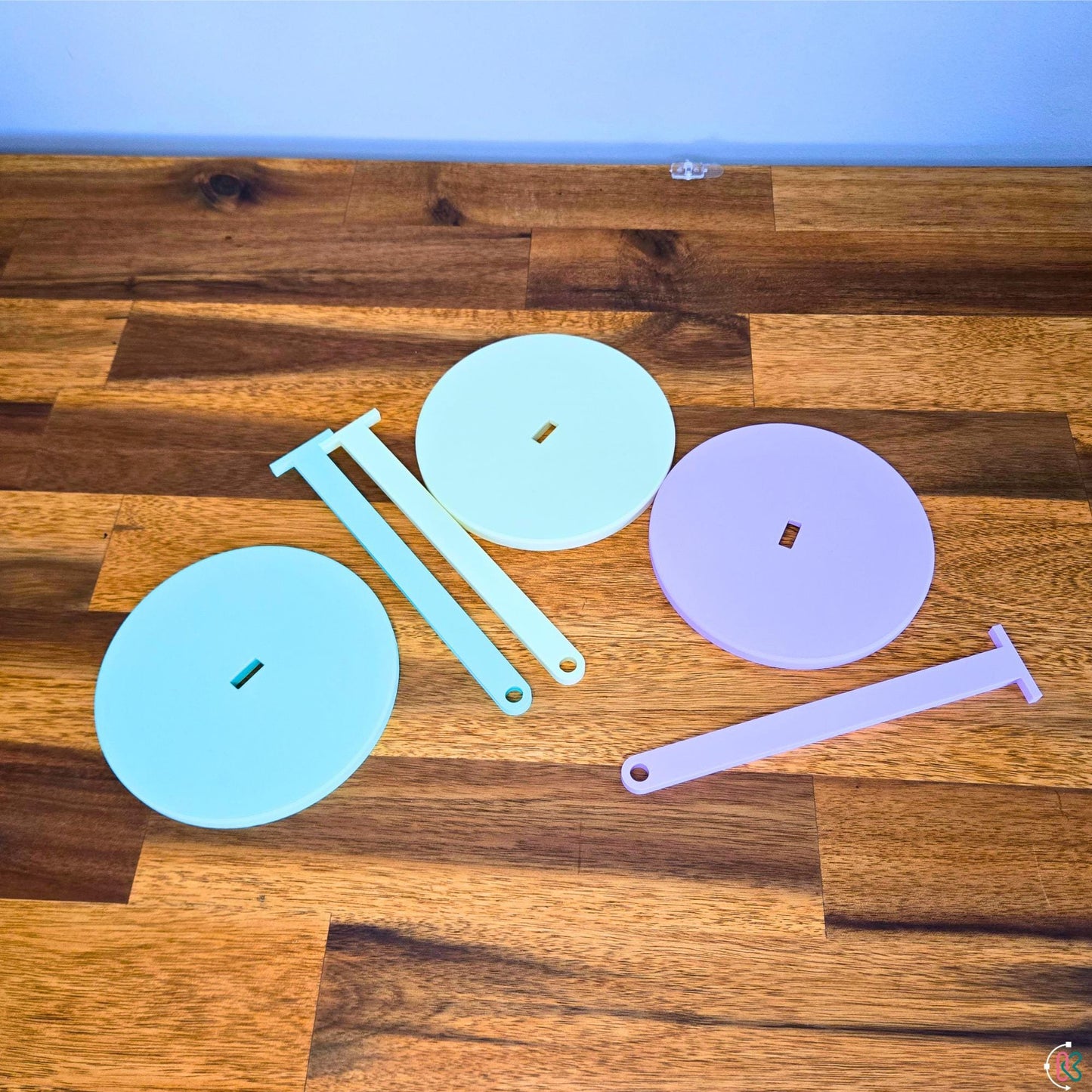 Rotating Yarn Hanger