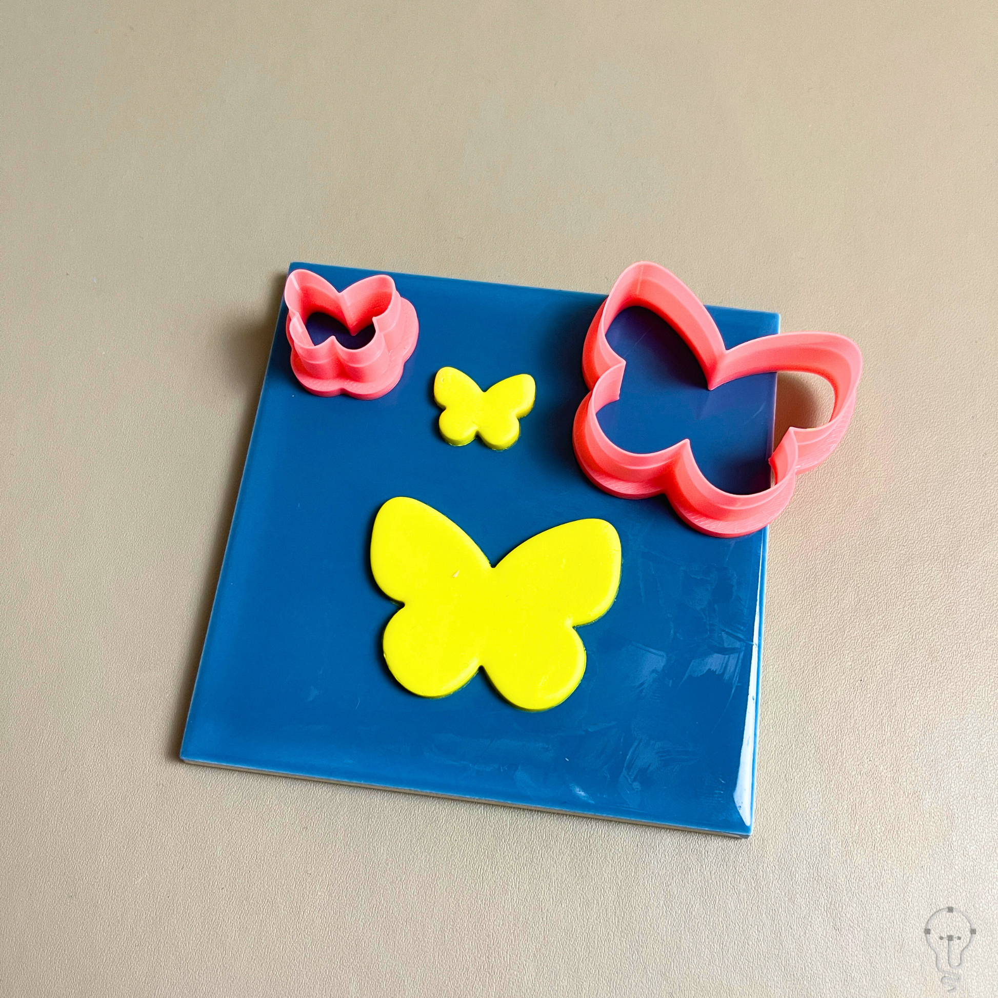 This is a 3D Print file for a Butterfly cutter - perfect for all sorts of crafts like polymer clay, air dry clay, cookies, ceramics and more. Easy to print and use!