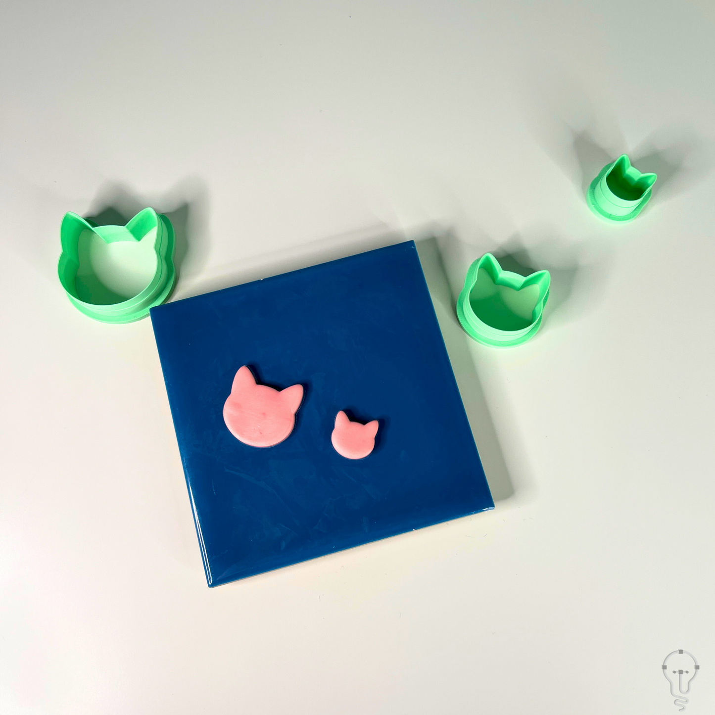 This is a 3D Print file for a Cat shaped cutter - perfect for all sorts of crafts like polymer clay, air dry clay, cookies, ceramics and more. Easy to print and use!